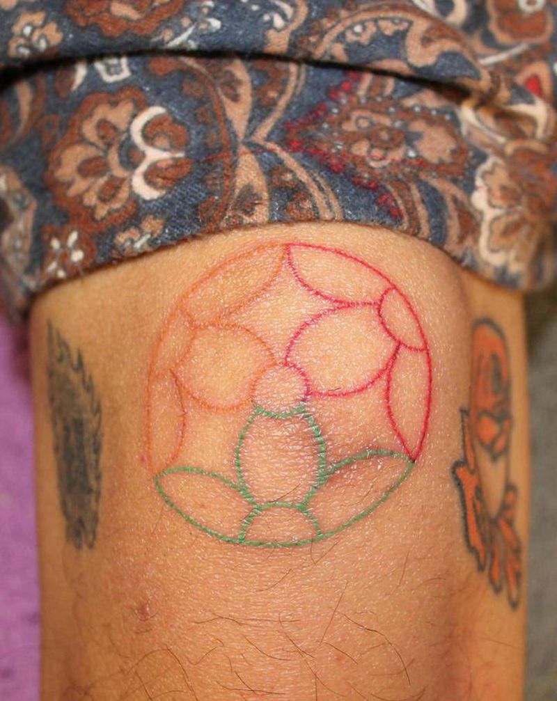 樱花家纹纹身图片_腿部老传统樱花日式美式手针纹身图案