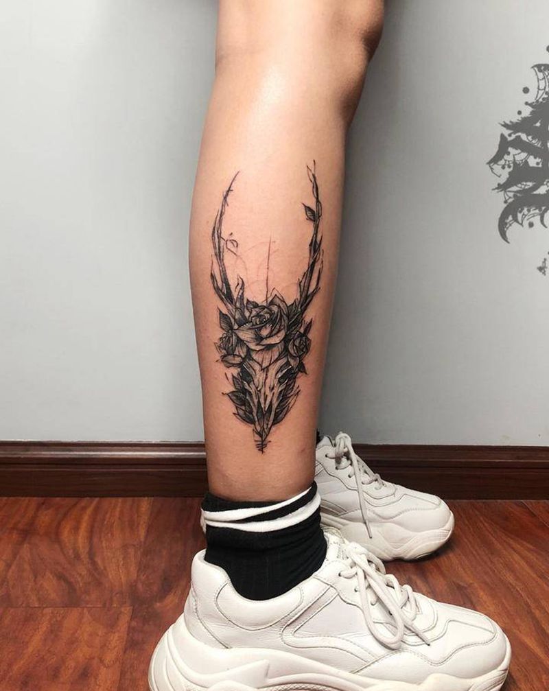 鹿纹身图片_腿部纹身图案