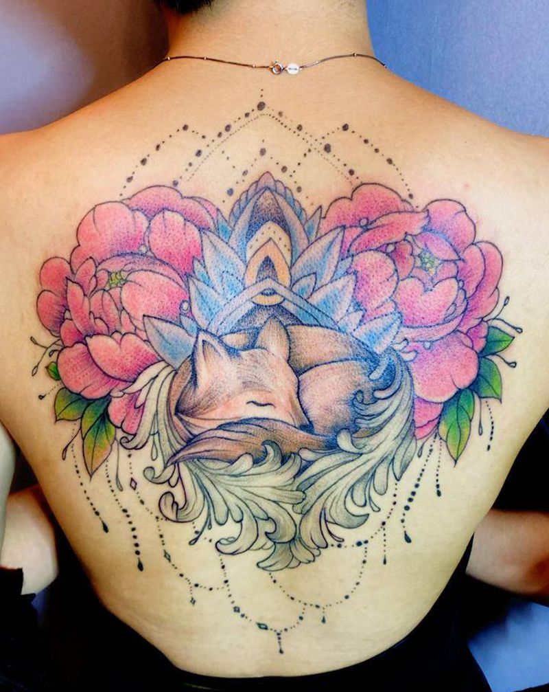 狐狸纹身图片_背部New School点刺纹身图案