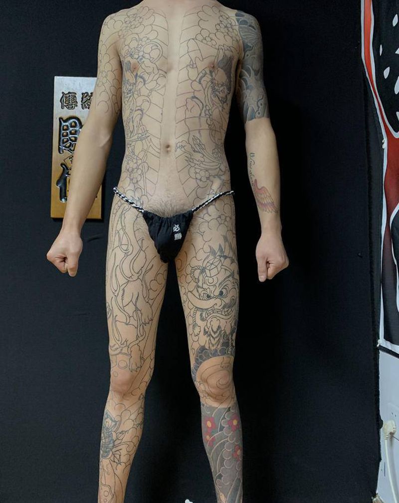 日式老传统通体纹身图片_胸部背部老传统纹身图案