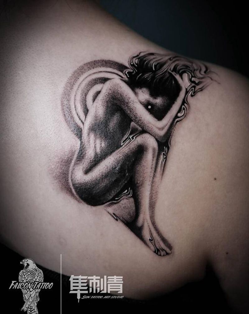 阅读理解纹身图片_肩部背部点刺人物纹身图案