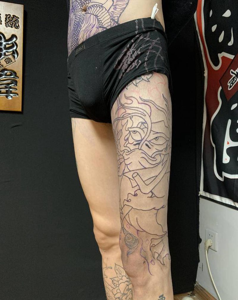 龙虎斗纹身图片_腿部胸部老传统纹身图案