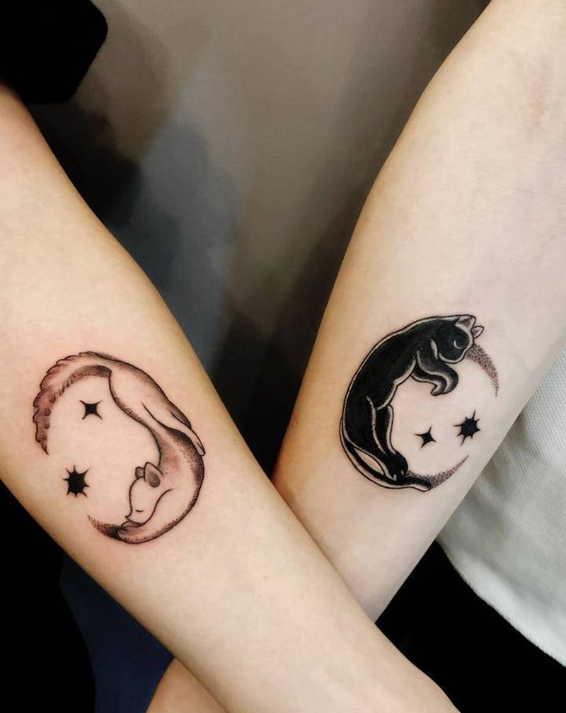 情侣猫纹身图片_手部New School点刺纹身图案