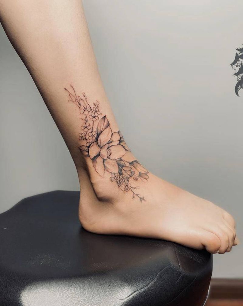 素花纹身图片_脚部纹身图案