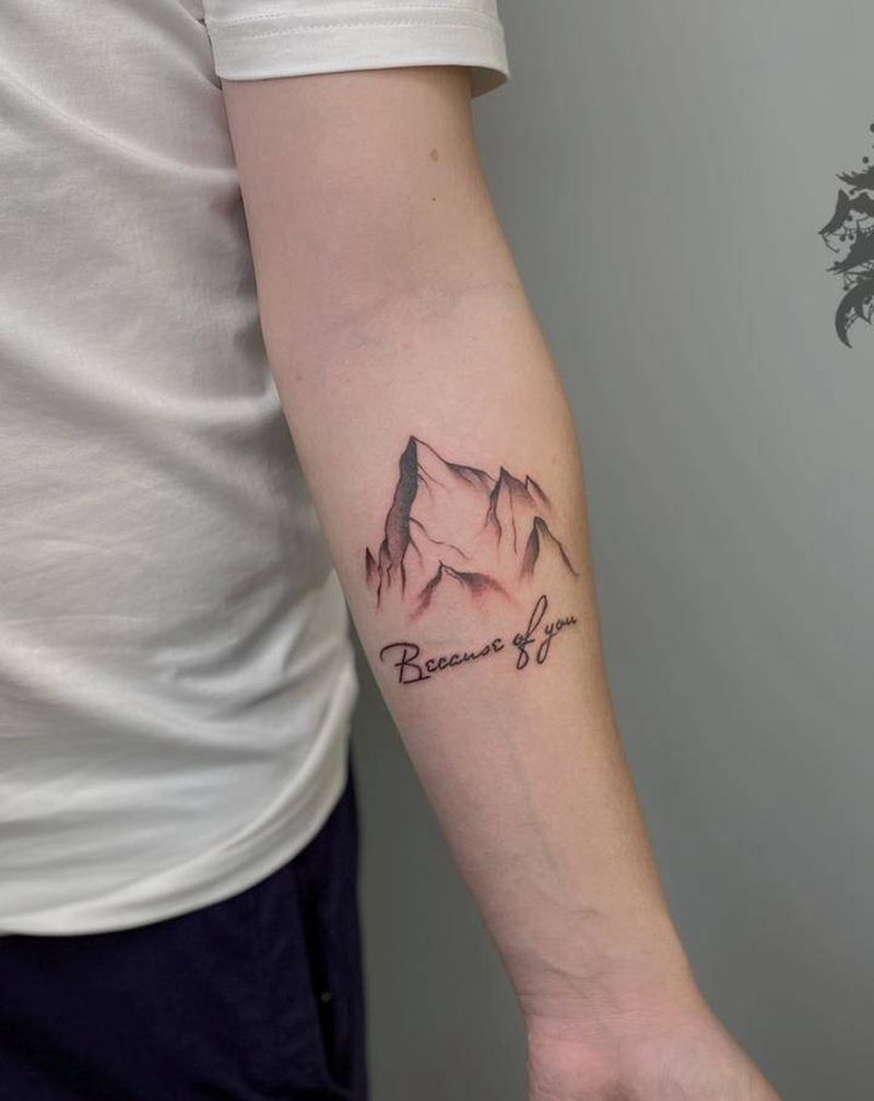 山纹身图片_手部纹身图案