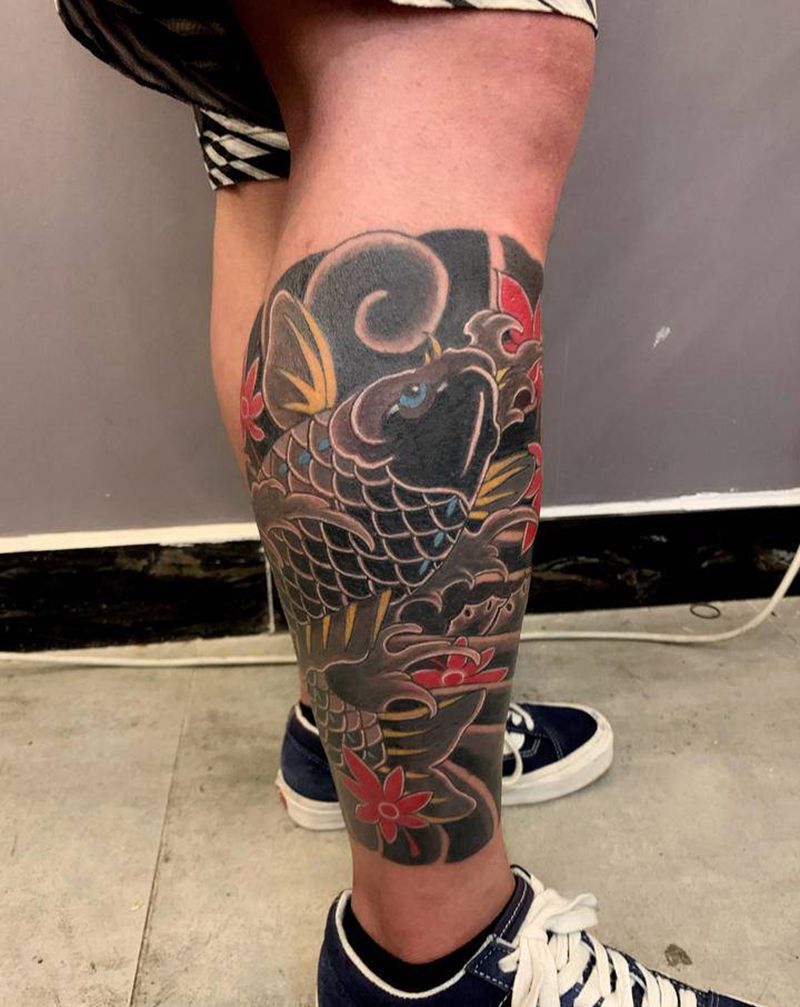 老传统鲤鱼纹身图片_腿部老传统纹身图案