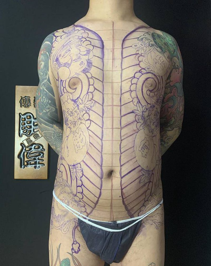 添加开衫，初步纹身图片_脚部腹部新传统纹身图案