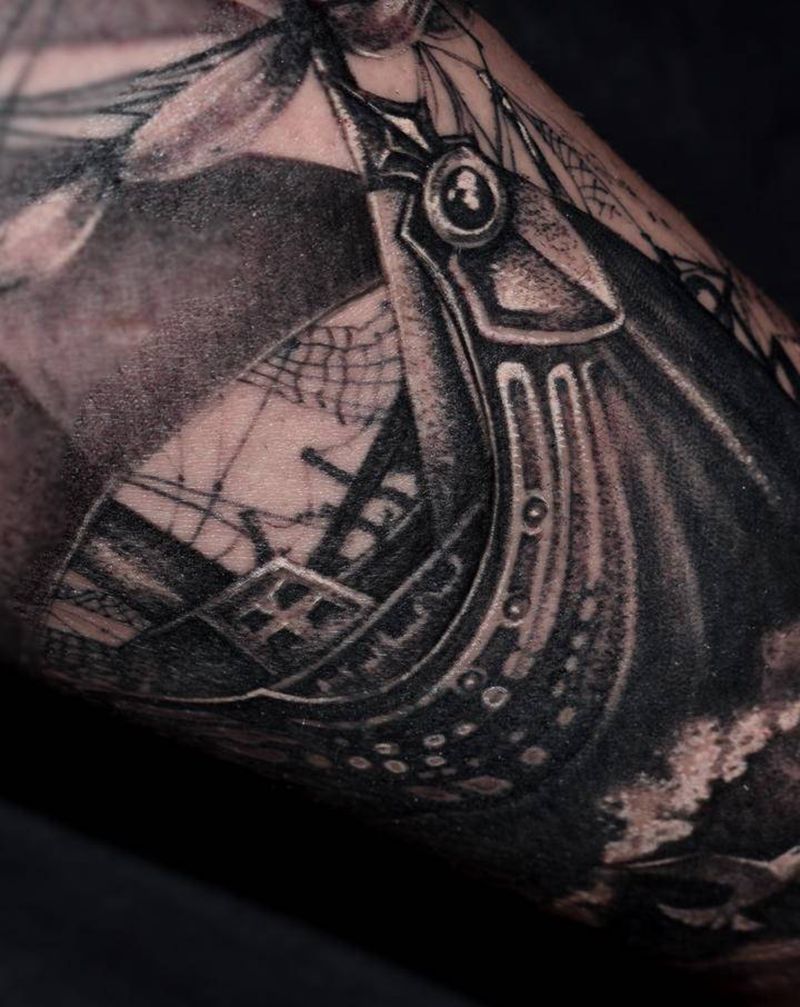 船“细节展示”纹身图片_腿部欧美写实船乘风破浪覆盖纹身图案