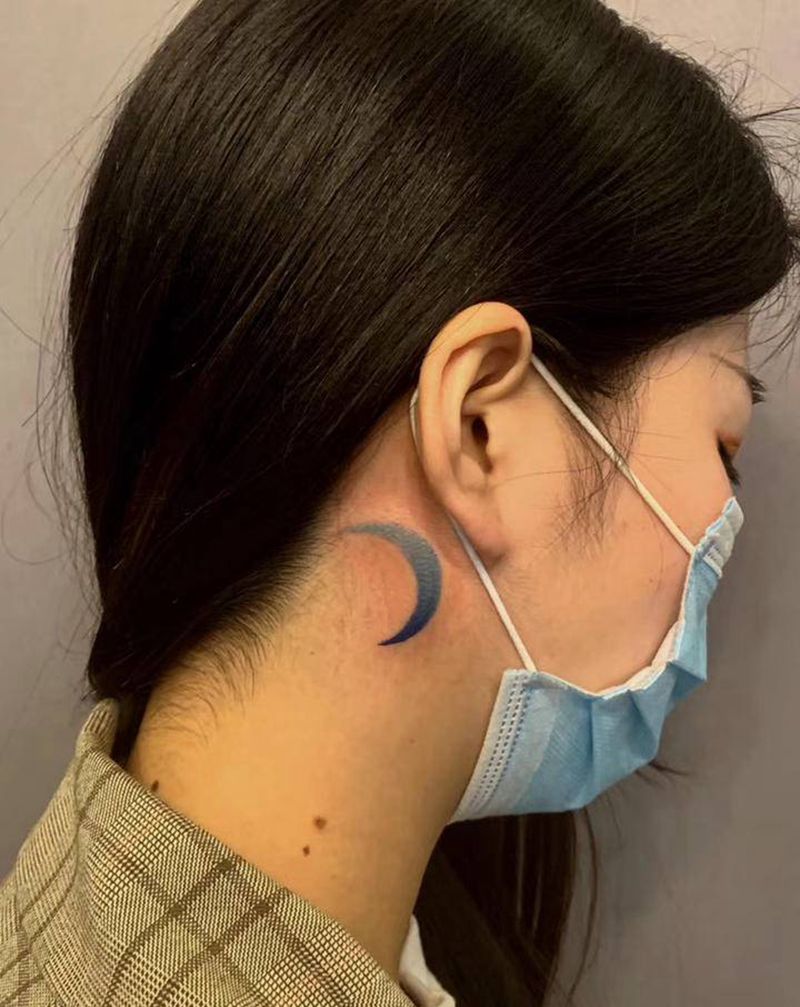 小月亮纹身图片_颈部肩部水彩New School纹身图案