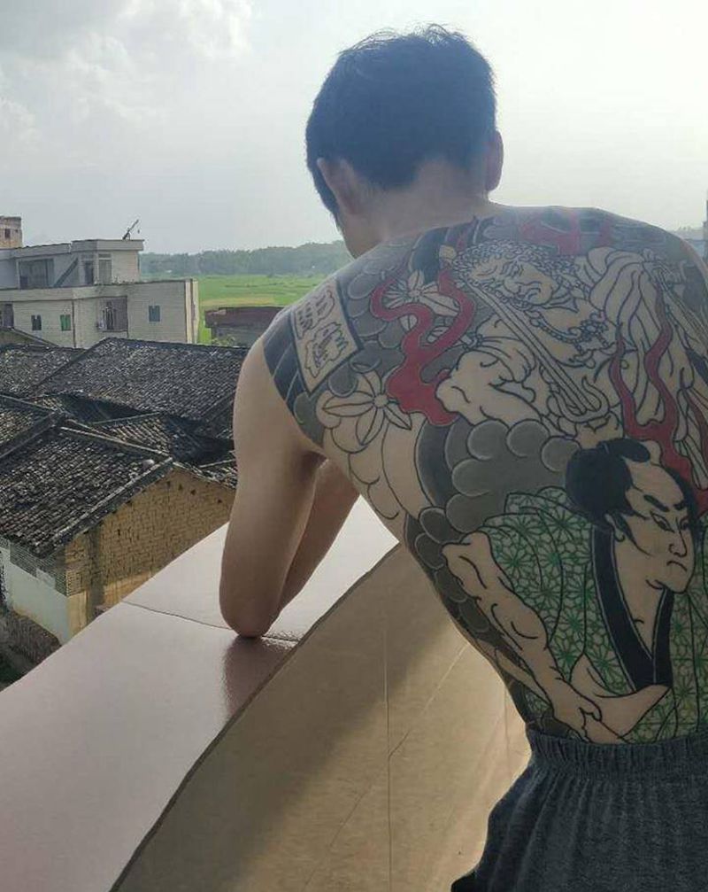 日式老传统满背到大腿纹身图片_背部臀部老传统纹身图案