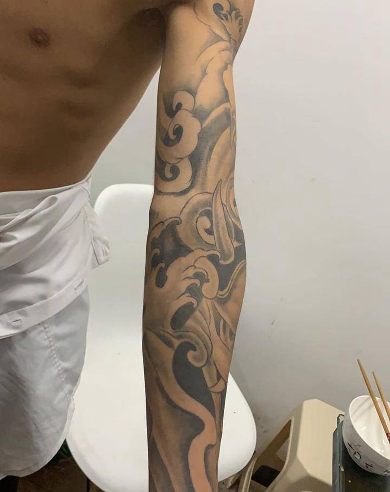 近期修改添加纹身图片_手臂老传统纹身图案