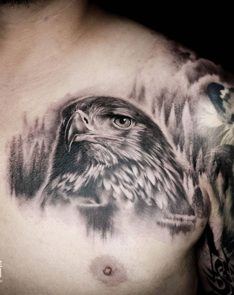 鹰纹身图片_胸部欧美写实New School鹰纹身图案