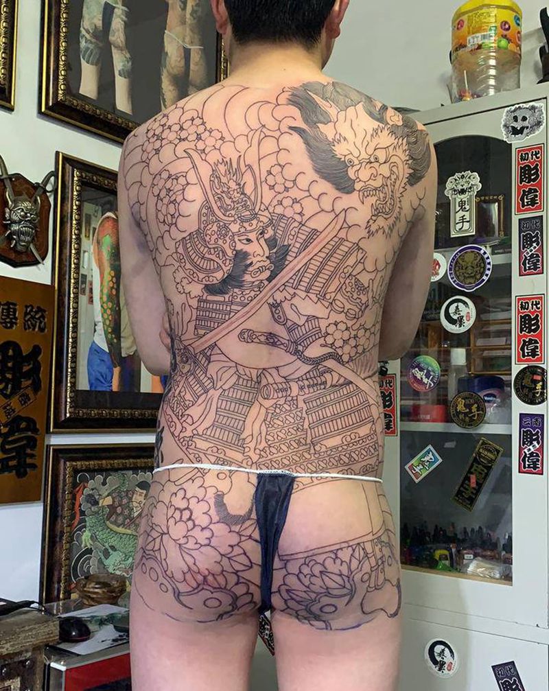 源赖光，酒吞童子纹身图片_背部臀部老传统纹身图案