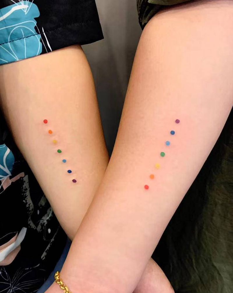 小清新彩虹点纹身图片_手臂几何水彩纹身图案