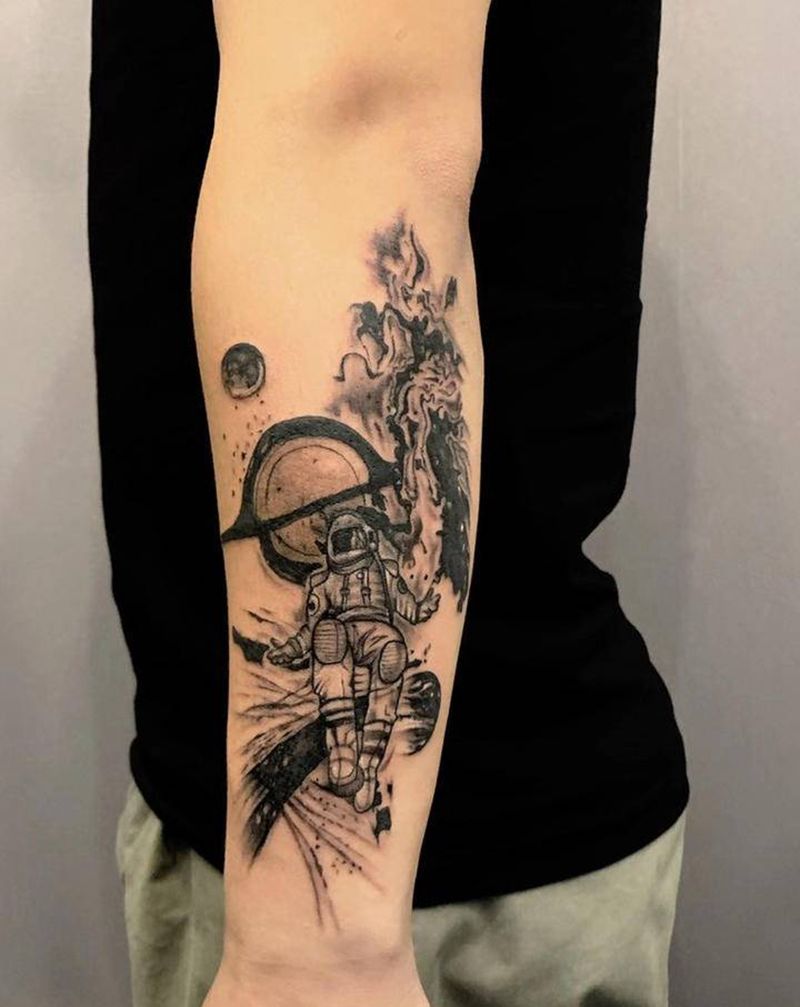 宇航员纹身图片_手部手臂点刺几何纹身图案