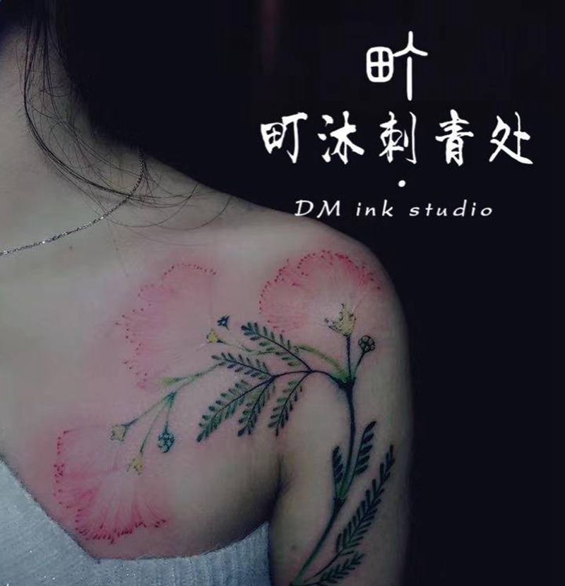 小花花纹身图片_手部纹身图案