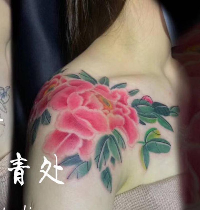 国花/牡丹纹身图片_胸部新传统纹身图案