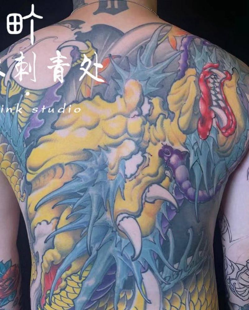 满背/新传统龙纹身图片_背部新传统纹身图案