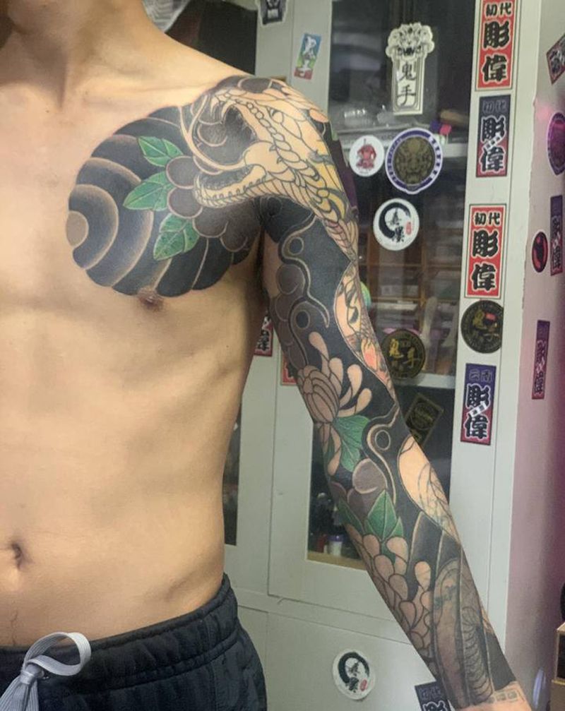 日式老传统遮盖进度纹身图片_手臂胸部老传统纹身图案