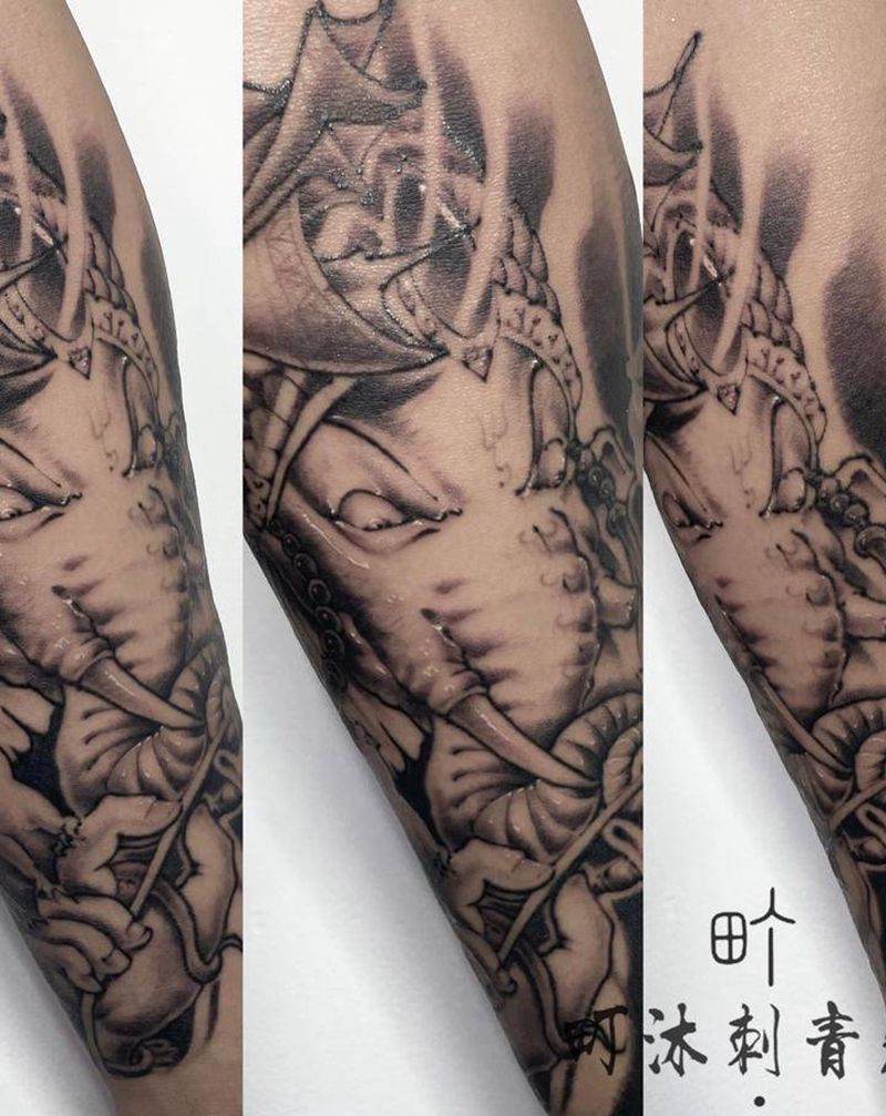 小臂象神⚜️纹身图片_手臂新传统纹身图案