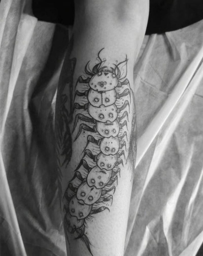 暗黑蜈蚣纹身图片_腿部点刺纹身图案
