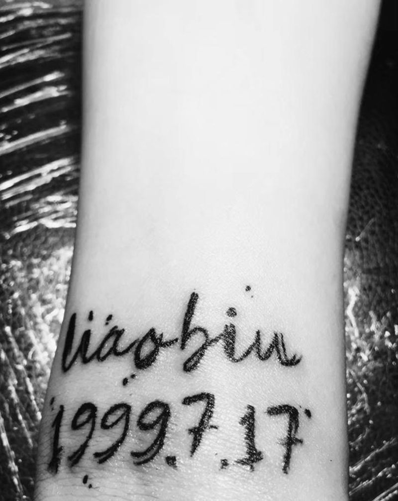 字体纹身图片_手臂花体字纹身图案