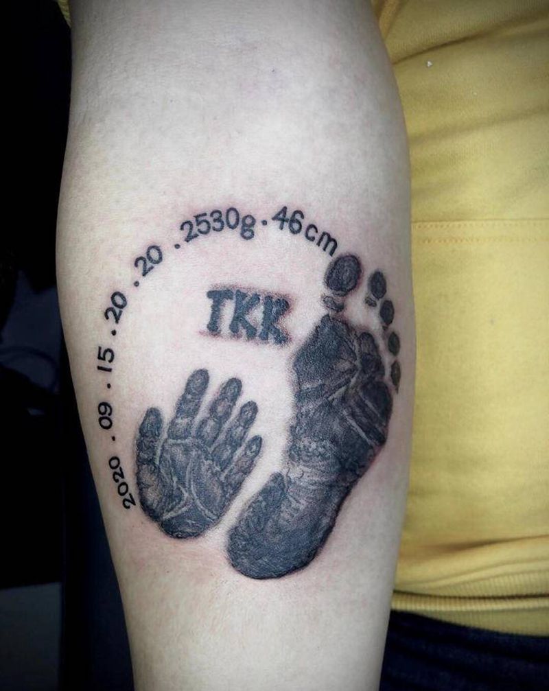 小棉袄纹身图片_手臂纹身图案