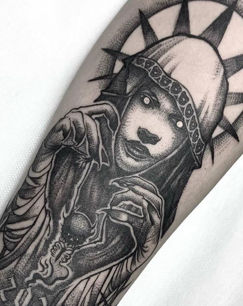 暗黑女郎纹身图片_手臂New School欧美写实暗黑纹身图案