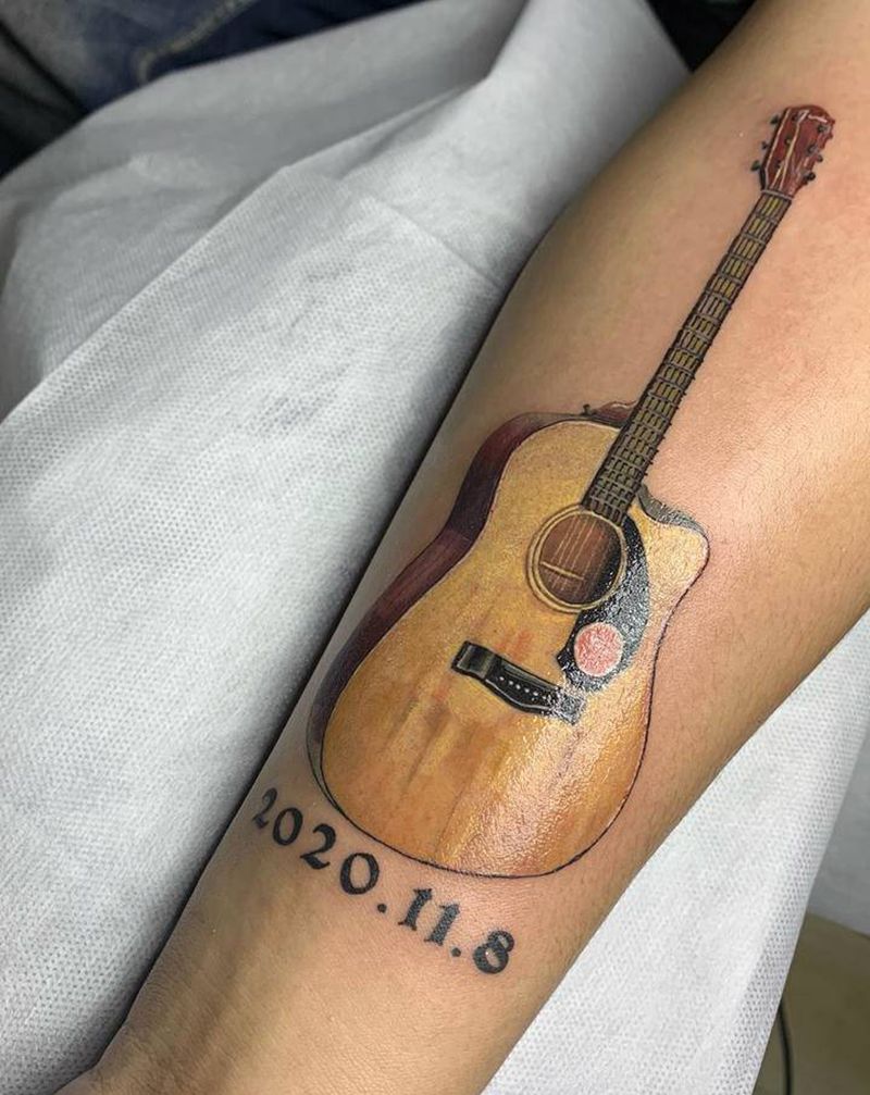 彩色写实小吉他纹身图片_手臂腿部欧美写实水彩吉他纹身图案
