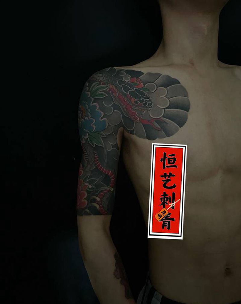 半胛蛇纹身图片_老传统纹身图案