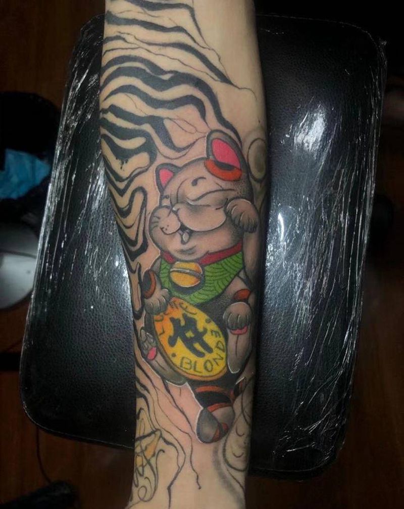 招财猫纹身图片_新传统纹身图案