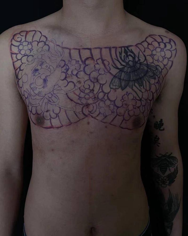 花胸遮盖❤️纹身图片_老传统纹身图案