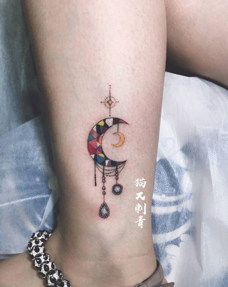 月纹身图片_腿部纹身图案