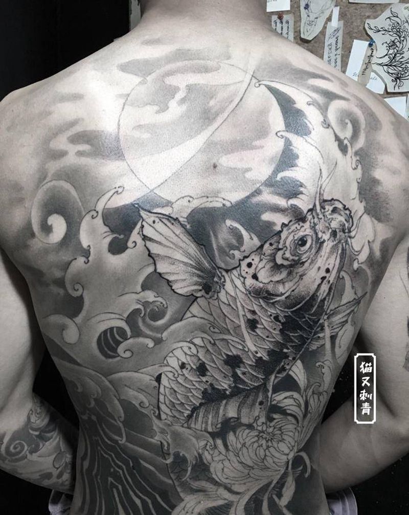 未完成纹身图片_背部新传统纹身图案