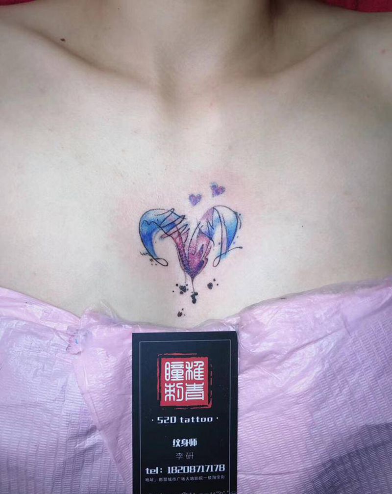 白羊纹身图片_胸部水彩白羊座纹身图案