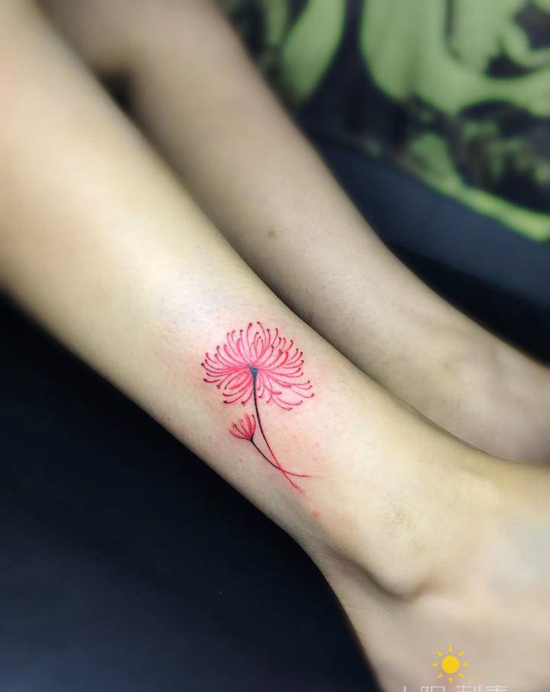 彼岸花纹身图片_脚部纹身图案