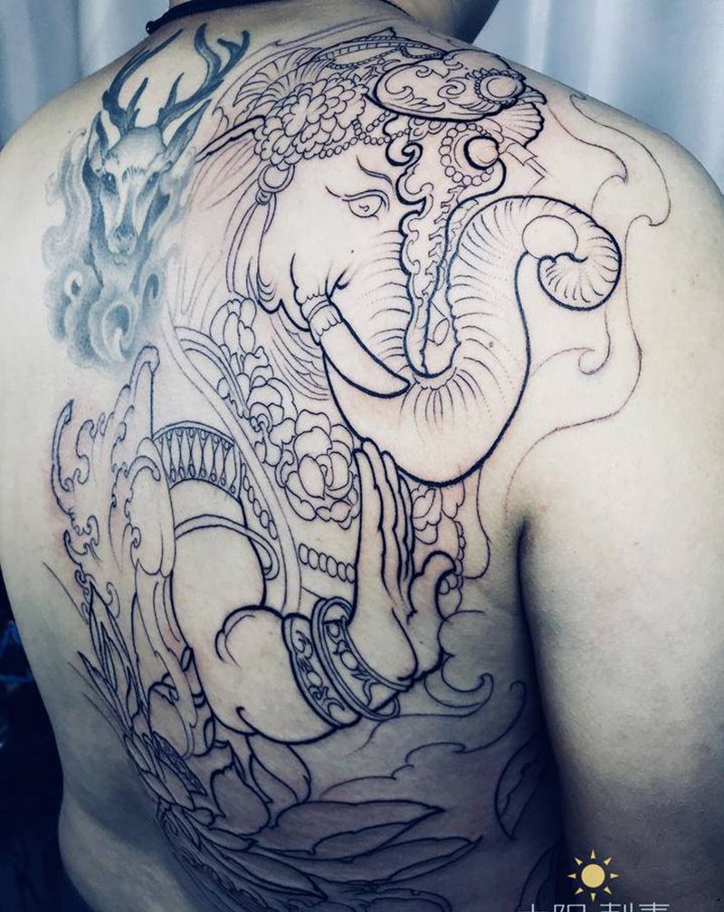 未完纹身图片_背部纹身图案