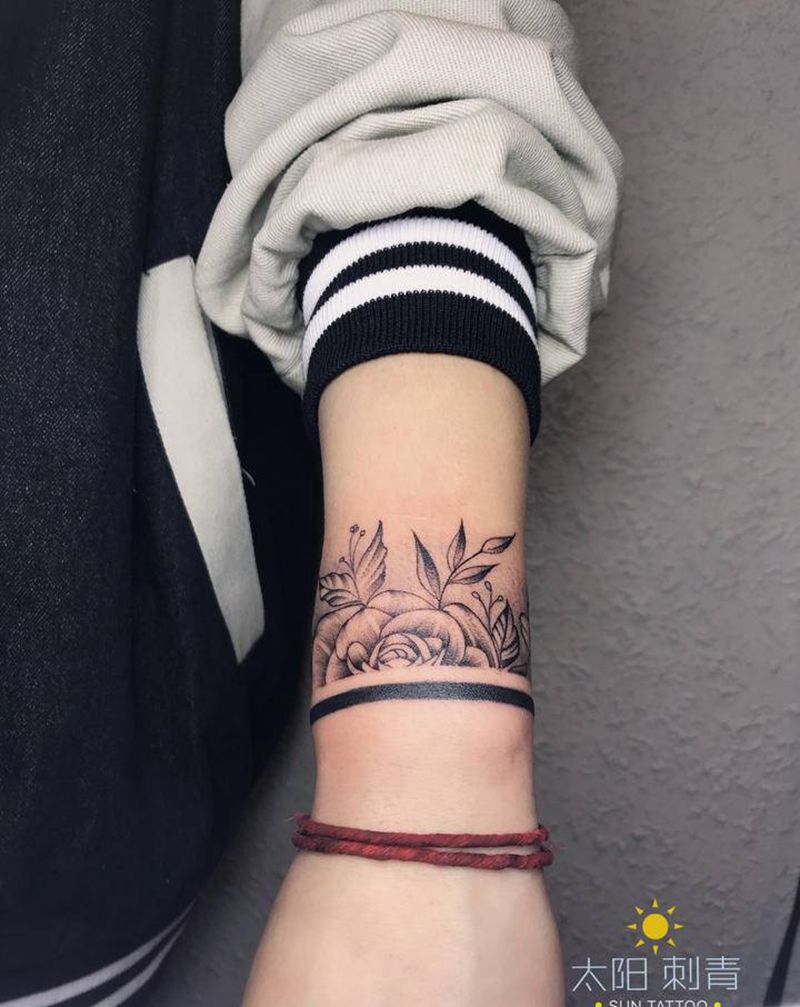 花环纹身图片_手部纹身图案