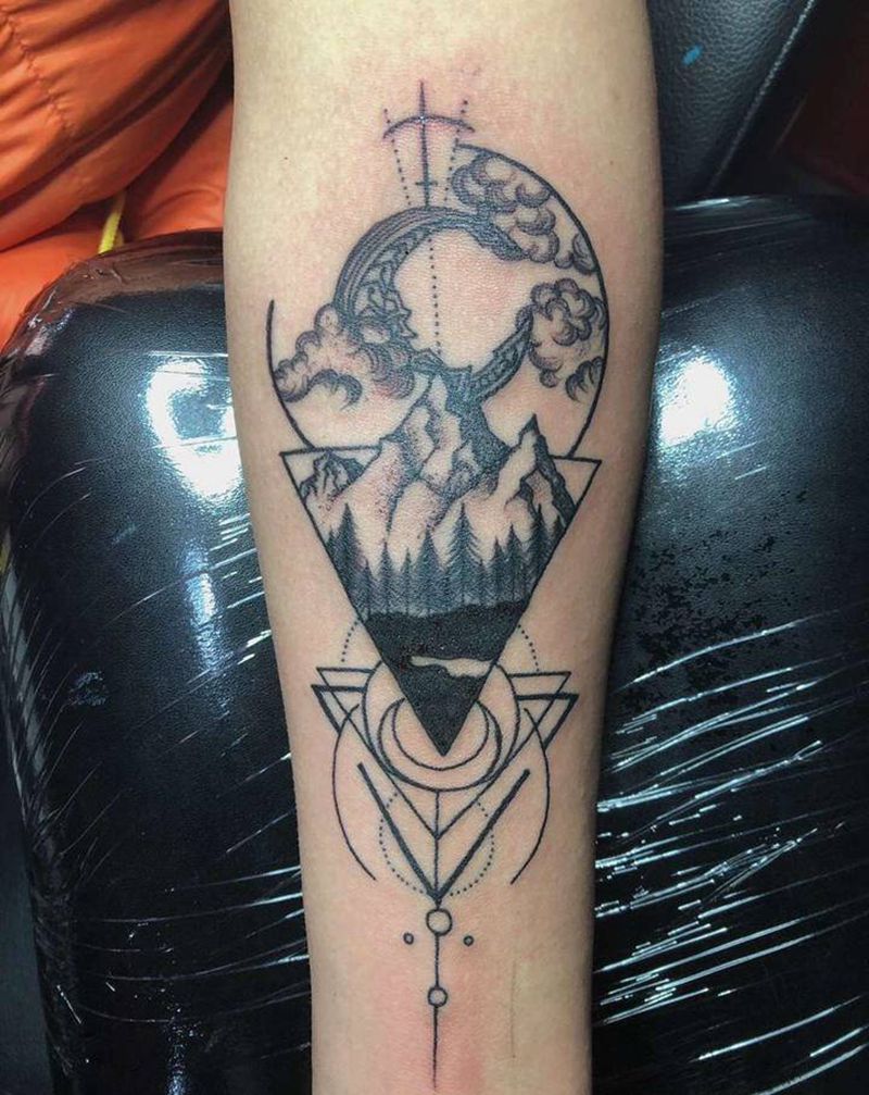 山峦皓月纹身图片_手臂点刺纹身图案