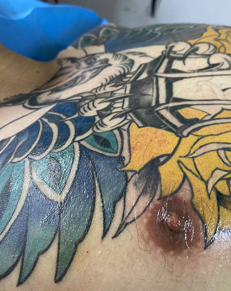 猫头鹰进度更新纹身图片_胸部纹身图案