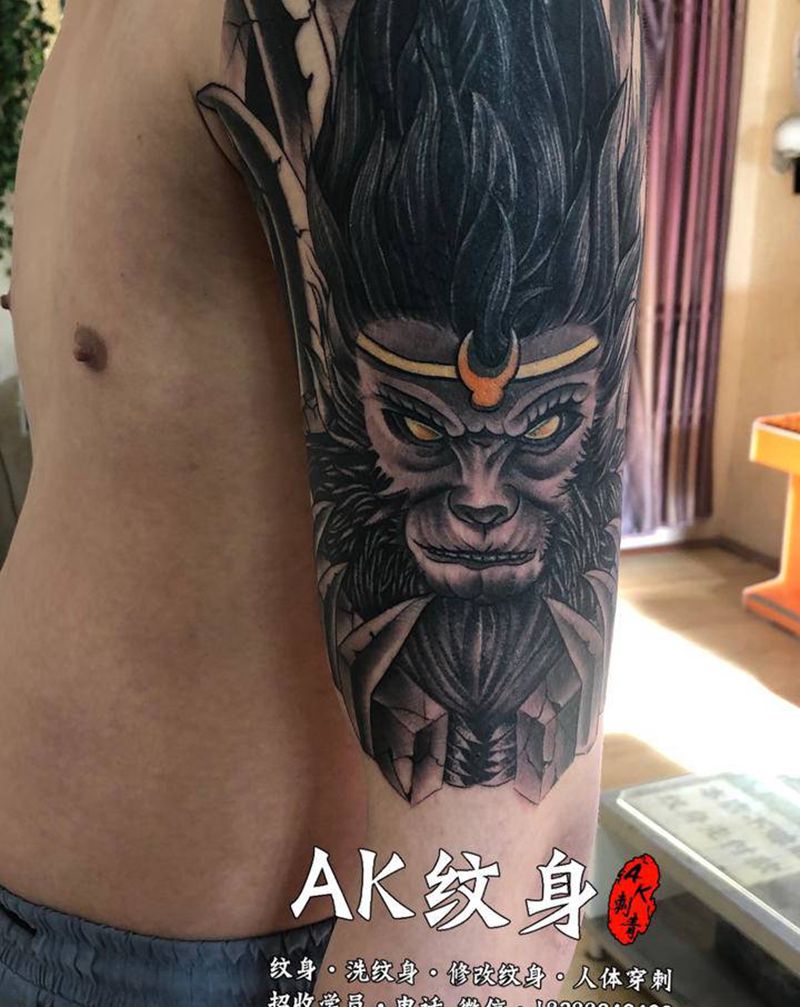 石猴遮盖纹身图片_手臂新传统老传统纹身图案