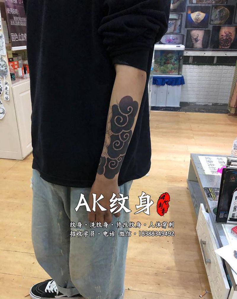 遮盖未完成纹身图片_手臂新传统老传统纹身图案