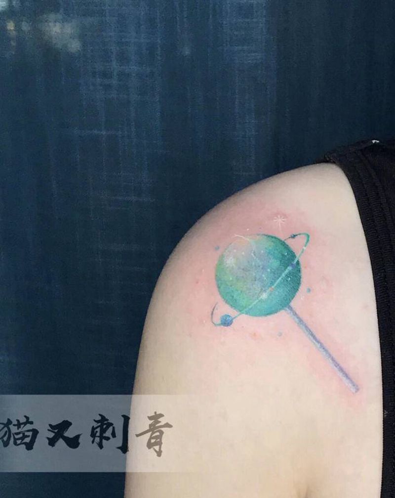 设计图稿纹身图片_肩部水彩纹身图案