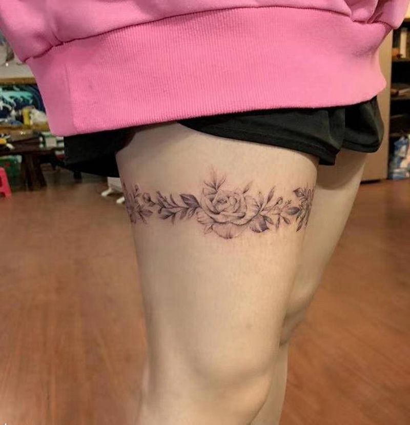 花纹身图片_腿部纹身图案