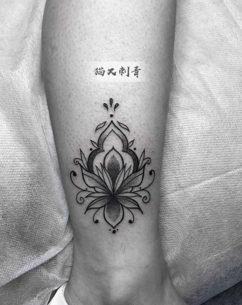 情侣小繁花纹身图片_腿部图腾点刺纹身图案