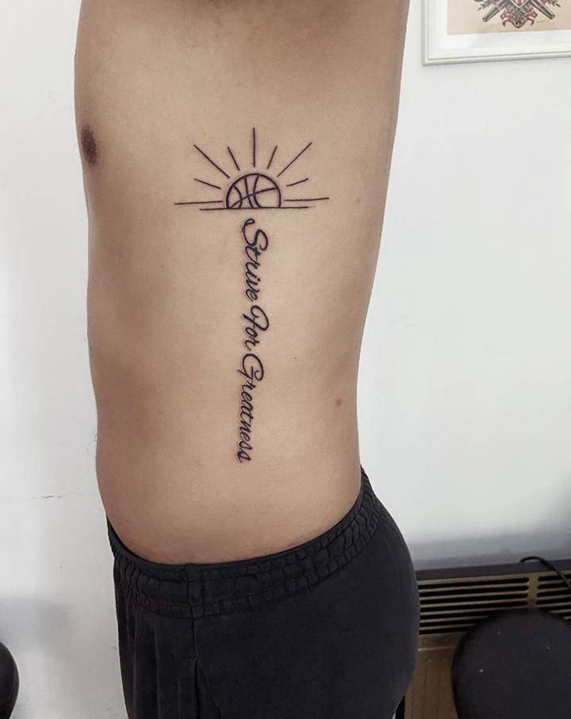 小图一枚纹身图片_腰部纹身图案