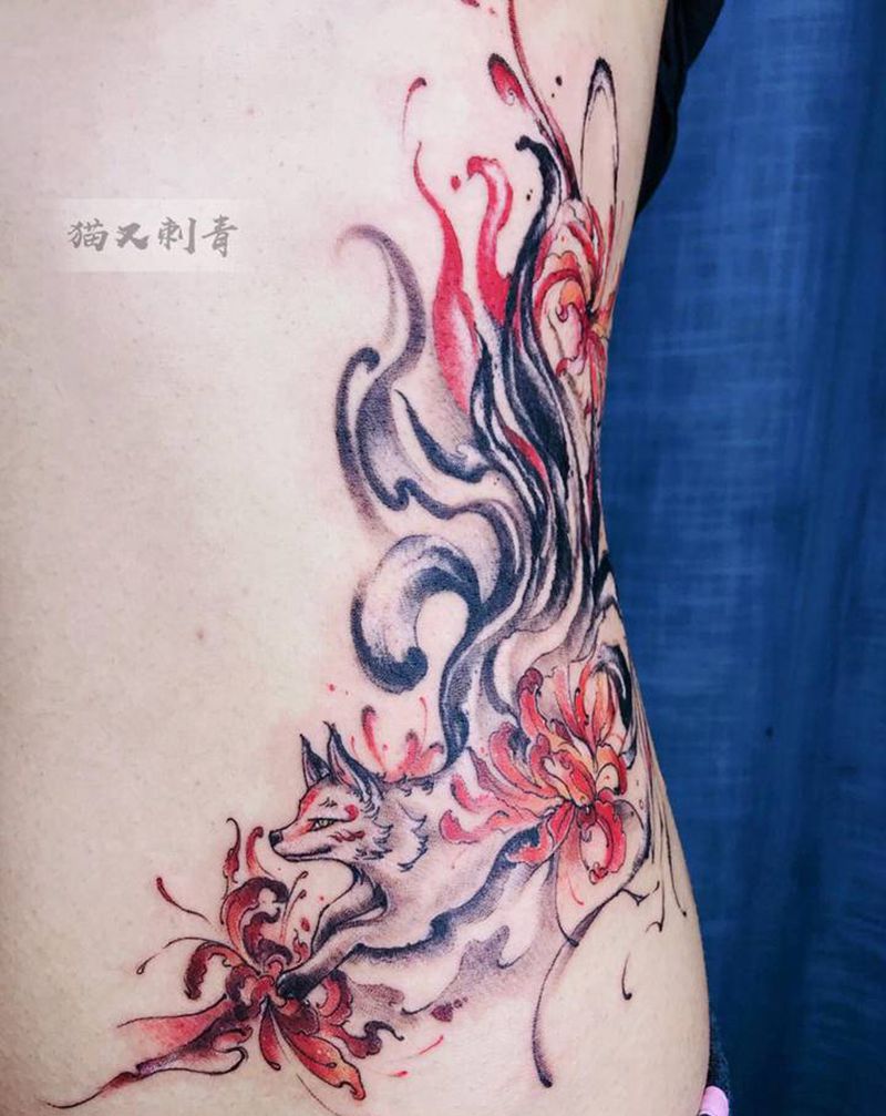 九尾纹身图片_腰部水墨纹身图案
