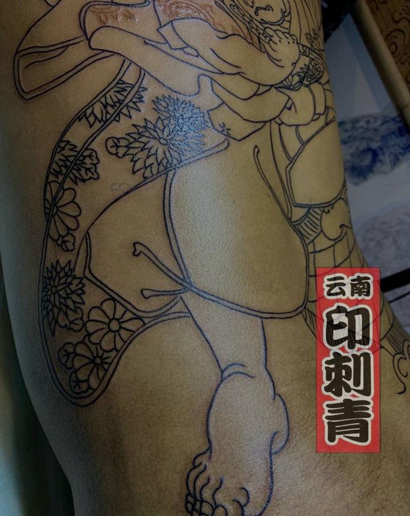 满背鲤退治未完成纹身图片_背部老传统纹身图案