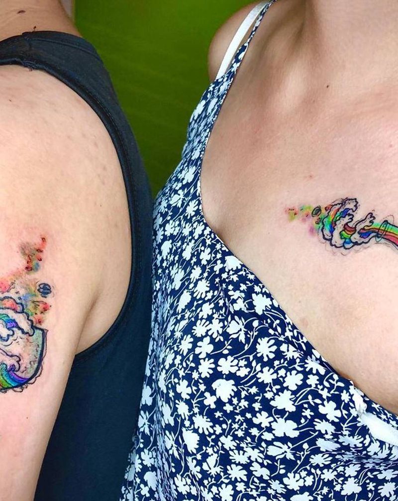 彩虹酒纹身图片_胸部手臂Old School水彩纹身图案