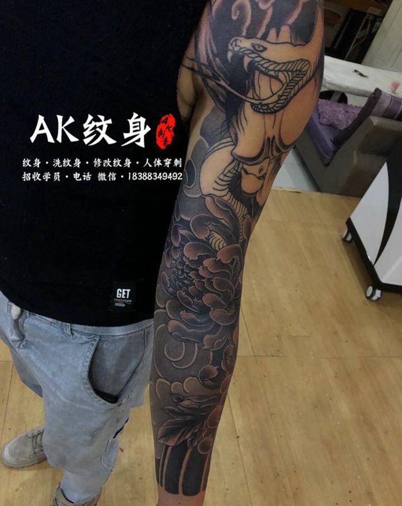 般若花臂打雾完成，下次做彩色，纹身图片_手臂新传统老传统纹身图案